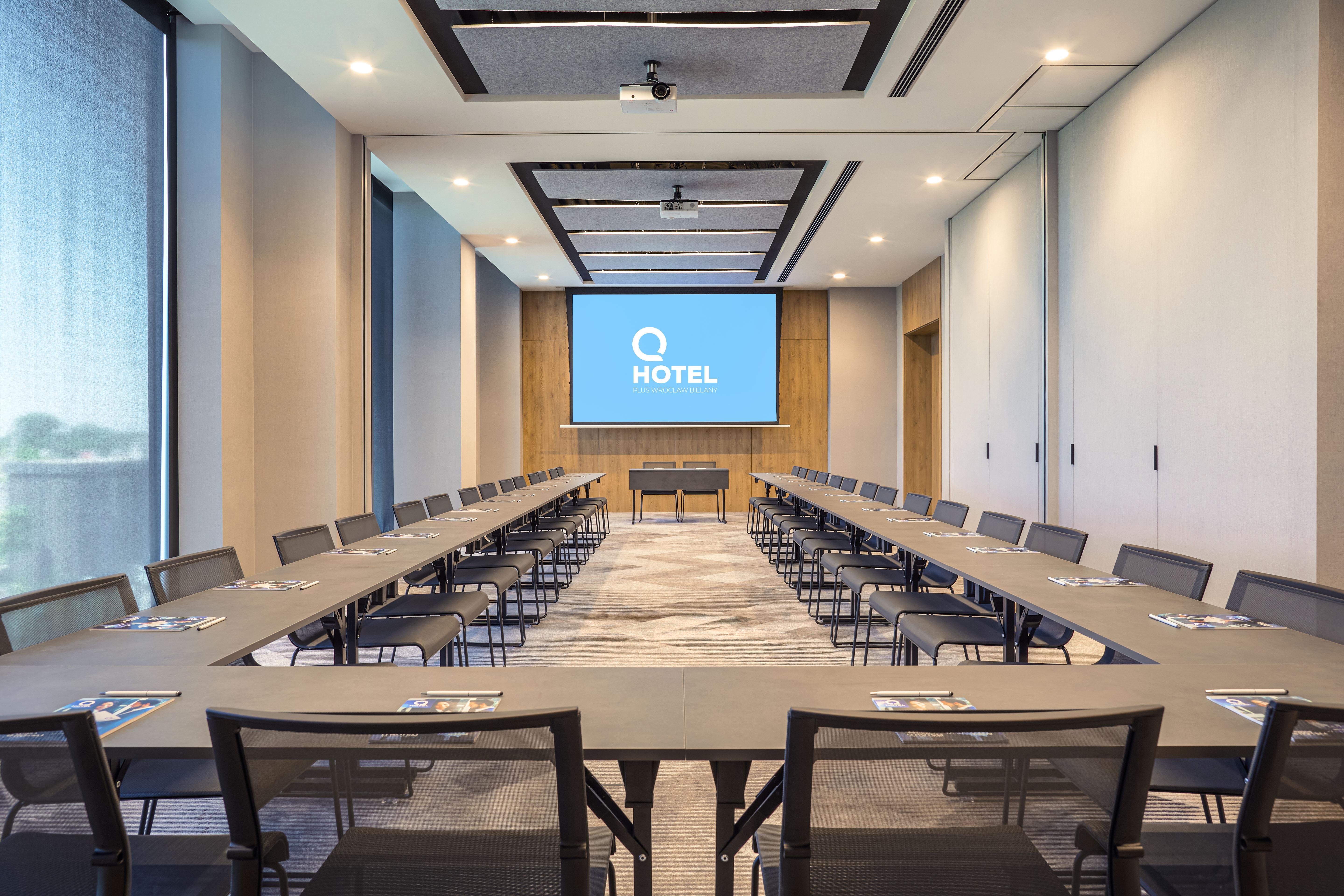 Q Hotel Plus Wroclaw Bielany Bielany Wrocławskie Dış mekan fotoğraf