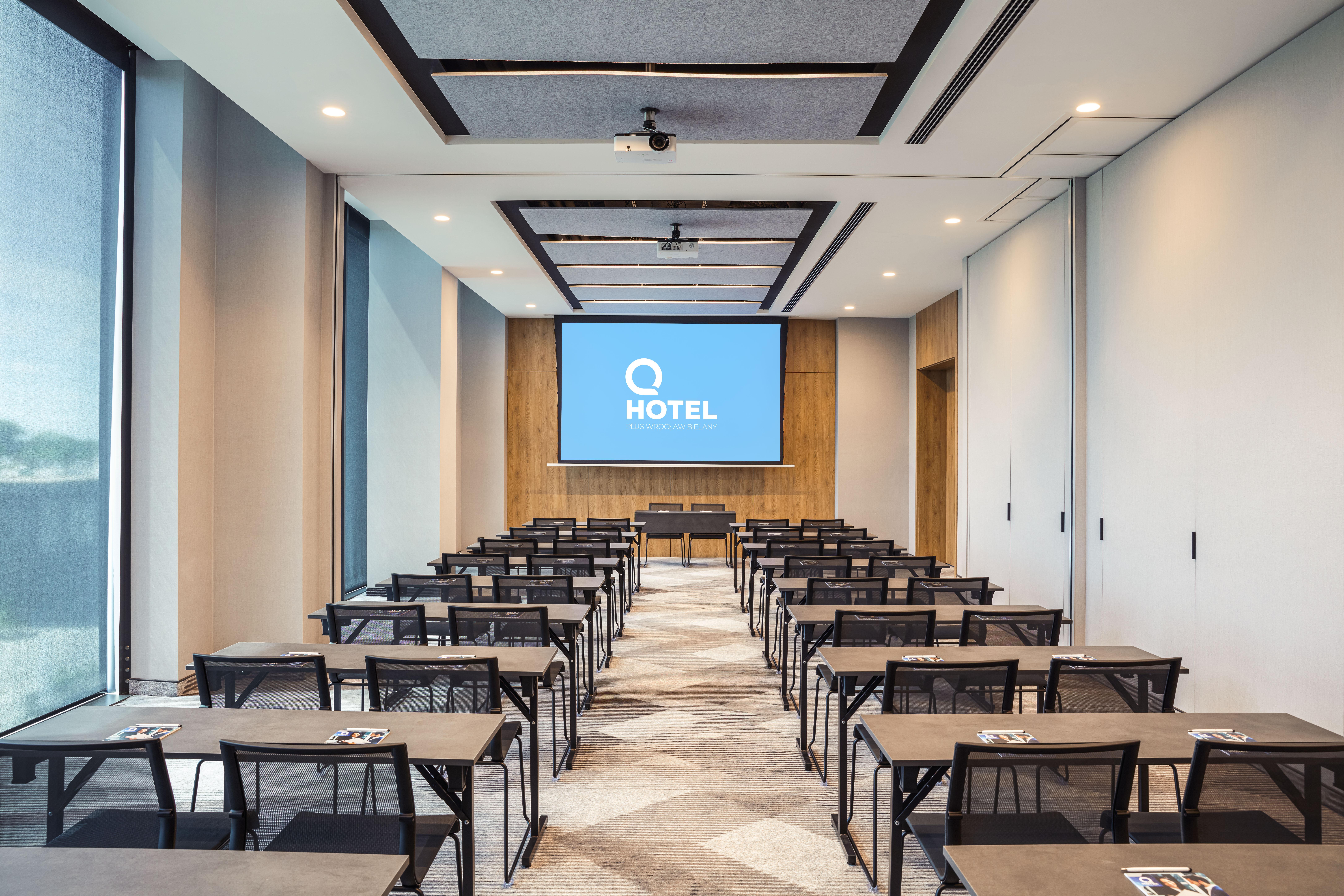 Q Hotel Plus Wroclaw Bielany Bielany Wrocławskie Dış mekan fotoğraf